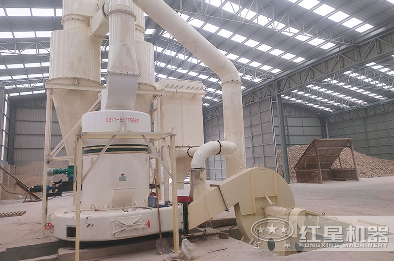 河北客戶雷蒙磨粉機(jī)工作現(xiàn)場實拍圖