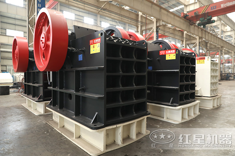 顎式破碎機(jī):時(shí)產(chǎn)量1-1000噸/時(shí) 顎式破碎機(jī):時(shí)產(chǎn)量1-1000噸/時(shí)