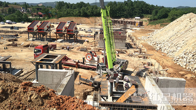 1060破碎機(jī)組成一條生產(chǎn)線現(xiàn)場(chǎng)搭配 1060破碎機(jī)組成一條生產(chǎn)線現(xiàn)場(chǎng)搭配