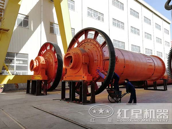 球磨機整齊擺放 球磨機整齊擺放