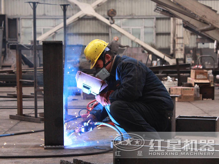 紅星PCΦ1600×1600錘式破制造車(chē)間 紅星PCΦ1600×1600錘式破制造車(chē)間