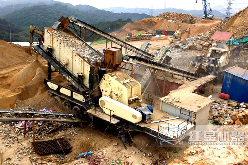 紅星小型建筑垃圾粉碎機作業(yè)現(xiàn)場