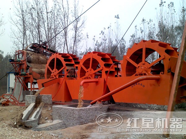 輪斗洗石機(jī)現(xiàn)場 輪斗洗石機(jī)現(xiàn)場
