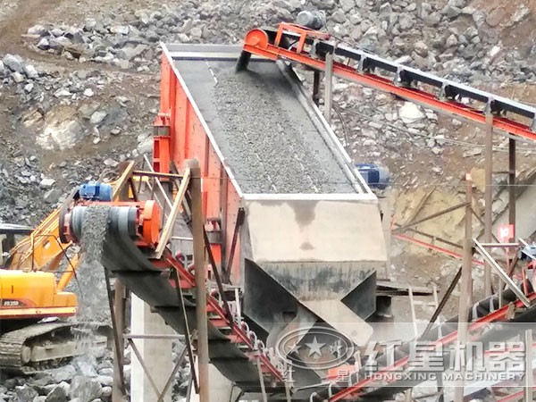 大型振篩式砂石分離機(jī)現(xiàn)場(chǎng)圖 大型振篩式砂石分離機(jī)現(xiàn)場(chǎng)圖