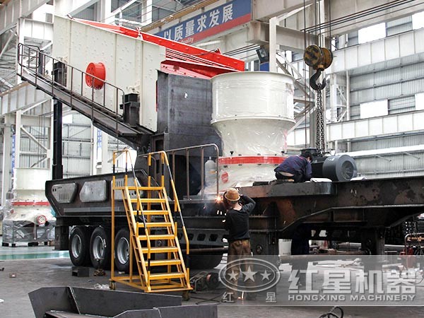 移動(dòng)小型石子機(jī)生產(chǎn)車(chē)間