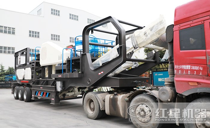 輪胎式移動(dòng)破碎機(jī) 輪胎式移動(dòng)破碎機(jī)