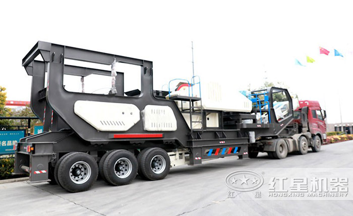 移動式破碎機搭載車頭就能走 移動式破碎機搭載車頭就能走