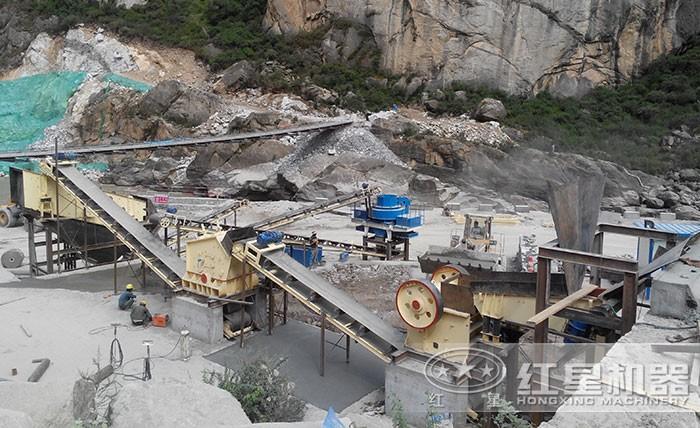 固定式打沙、碎石現(xiàn)場(chǎng)