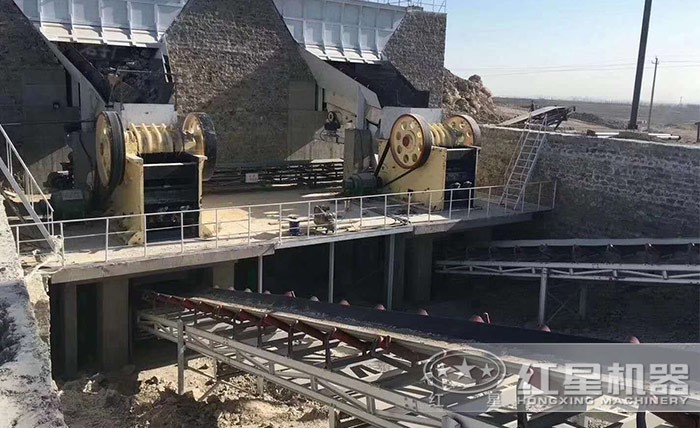 顎式破碎機現場生產圖