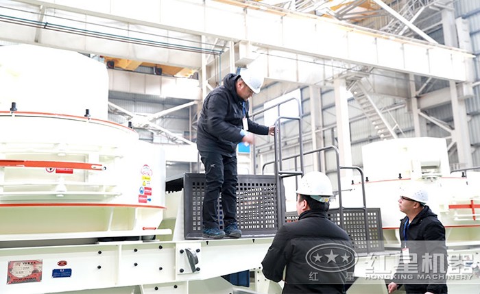 用戶車間參觀制砂機(jī) 用戶車間參觀制砂機(jī)