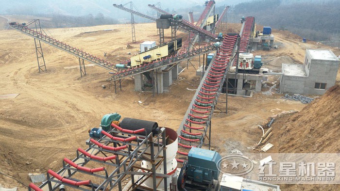砂石骨料生產(chǎn)線(xiàn)現(xiàn)場(chǎng)