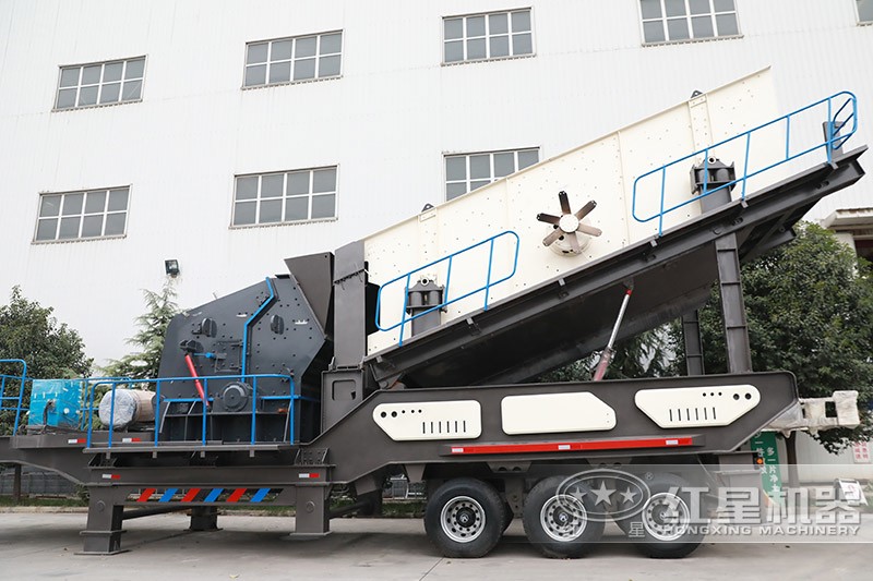 移動式建筑垃圾破碎機破碎篩分一體化作業(yè)模式