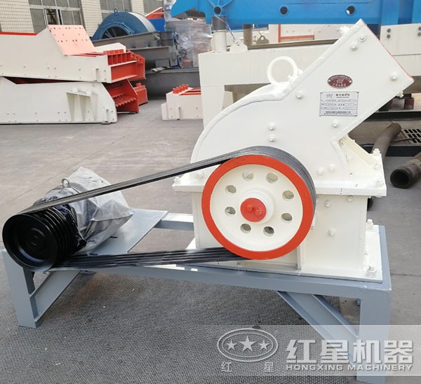 55千瓦的電機(jī)錘式制沙機(jī) 55千瓦的電機(jī)錘式制沙機(jī)