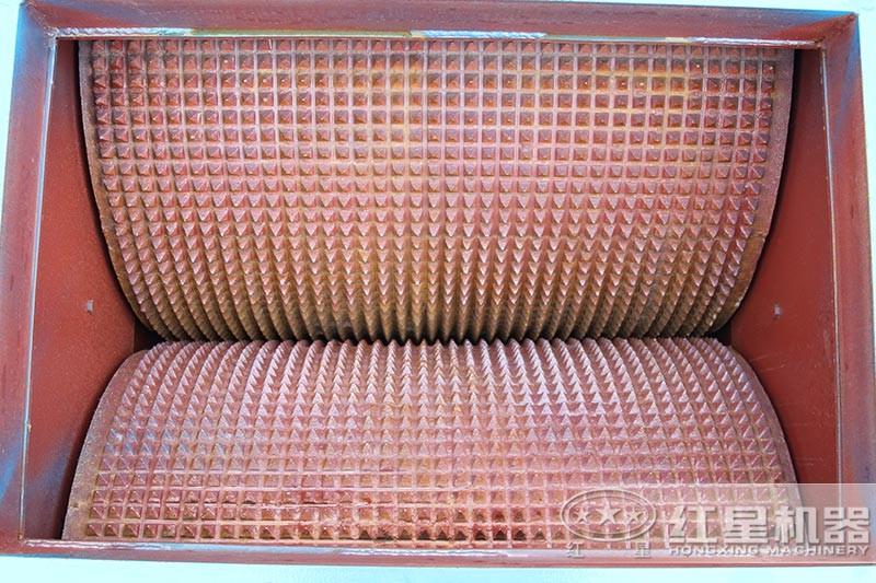 對輥式制砂機(jī)細(xì)節(jié)圖