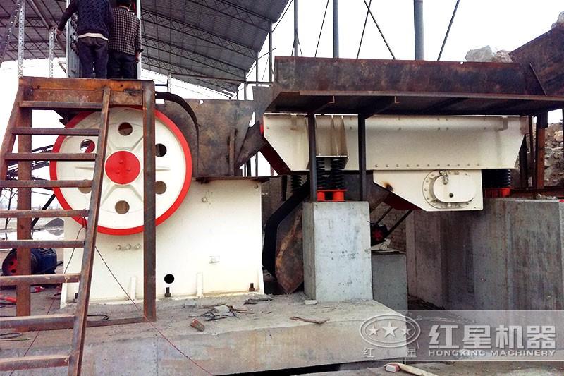 廣西采石場配置紅星機(jī)器的打石頭機(jī)器，更環(huán)保