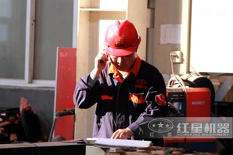 紅星車(chē)間工人 紅星車(chē)間工人