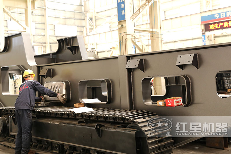 車載制沙機廠家車間作業(yè) 車載制沙機廠家車間作業(yè)