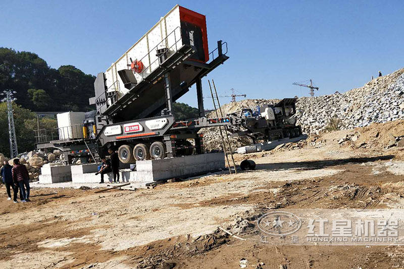 移動打石機安裝現(xiàn)場 移動打石機安裝現(xiàn)場
