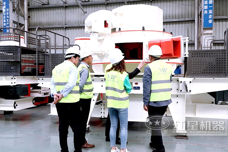 車間內(nèi)一角，客戶來廠中考察