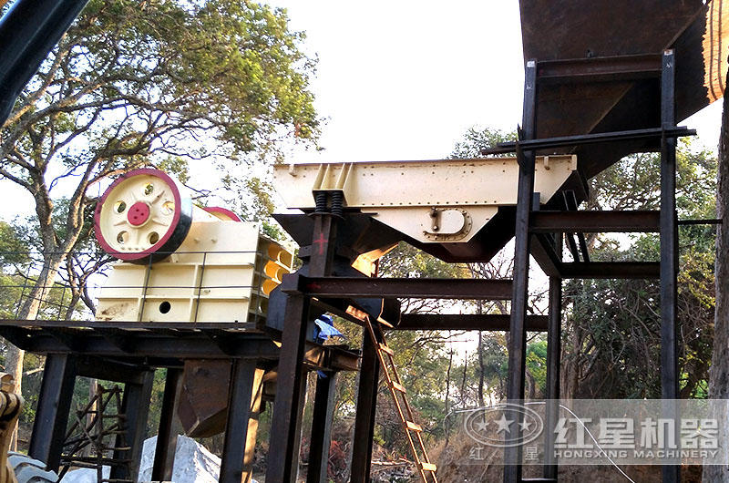 混凝土破碎機(jī)安裝現(xiàn)場，廠家一路扶持