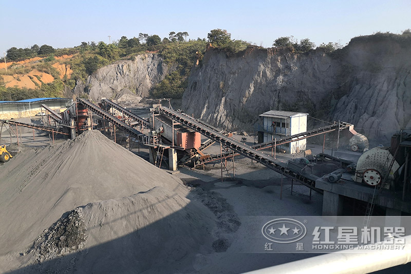 制沙生產(chǎn)現(xiàn)場(chǎng)