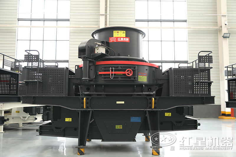 細(xì)碎制砂機(jī)出料粒形好，級(jí)配連續(xù)