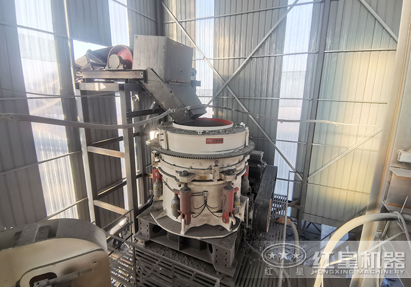 圓錐破碎機(jī)作業(yè)現(xiàn)場