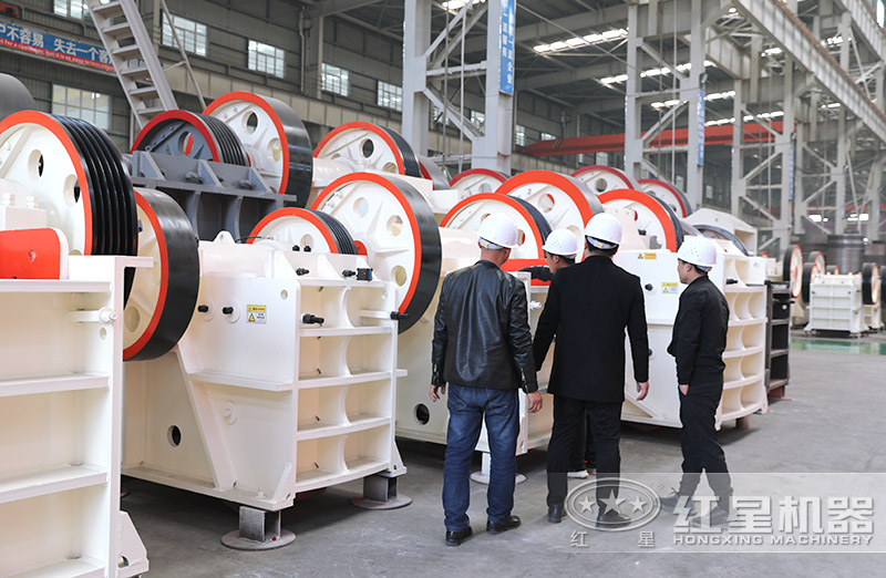 紅星機(jī)器大、中、小型鄂破用戶實(shí)地考察